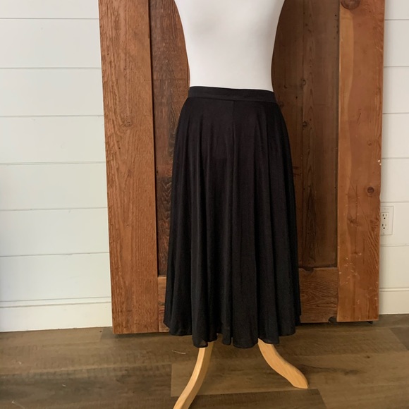 HALSTON HERITAGE Black Full Midi Skirt NWOT Size 4 - Picture 2 of 4